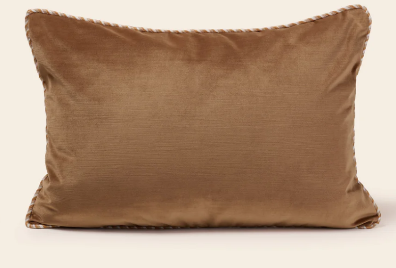 Housse_de_coussin_Dalila_marron_camel_rectangle