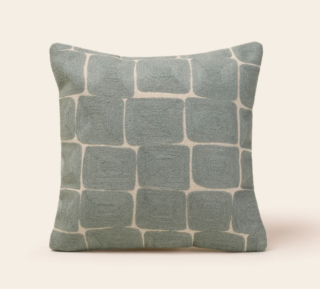 Housse de coussin Karty naturel et celadon 1